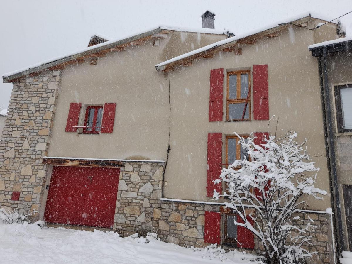 Maison De Montagne Dans Charmant Village Du Capcir Fontrabiouse Exteriör bild